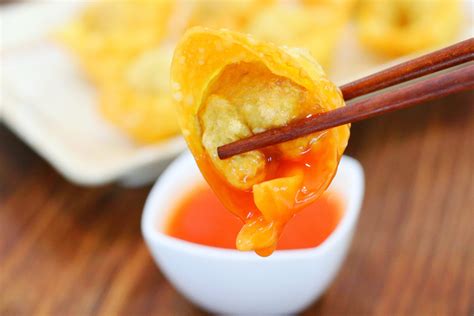  Wontons mit süß-saurer Soße: Sind diese köstlichen Teigtaschen das ultimative chinesische Komfortessen?